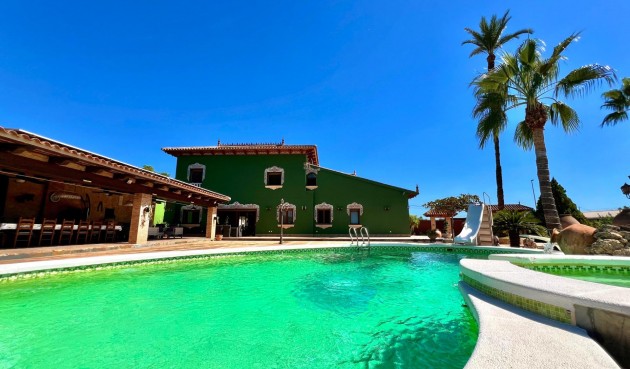 Villa - Resale - Almoradí - Comunidad Valenciana