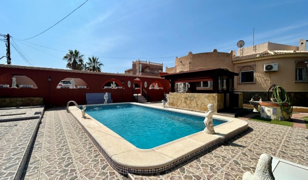 Villa - Resale - El Chaparral - Inland