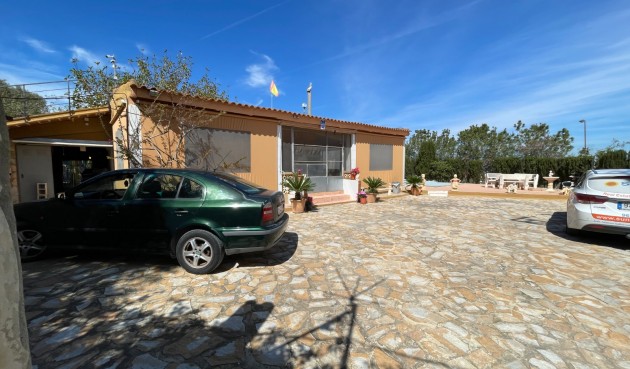 Villa - Resale - Guardamar del Segura - BO-41457