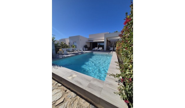 Villa - Resale - La Finca Golf Resort - Inland