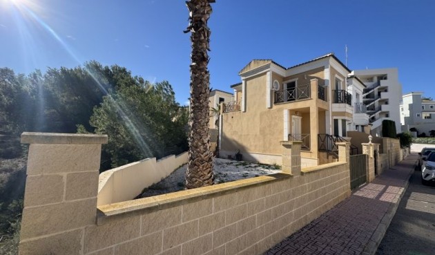 Villa - Resale - Orihuela -
                Inland