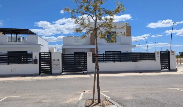 Villa - Resale - Roldan - Inland