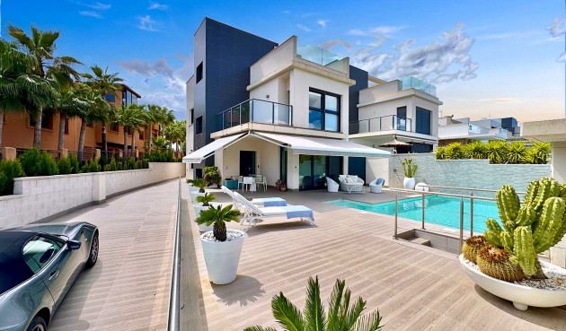 Villa - Resale - San Miguel de Salinas - Bellavista
