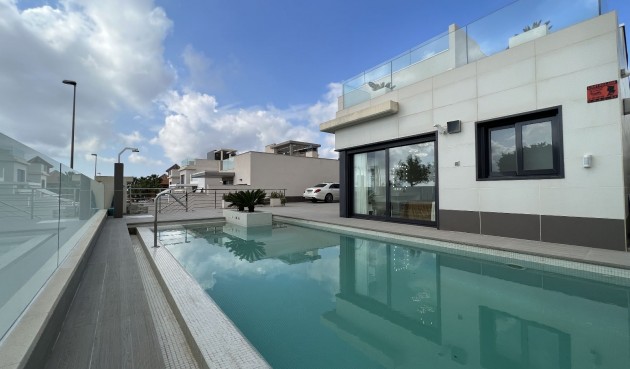 Villa - Resale - San Miguel de Salinas - BO-54689