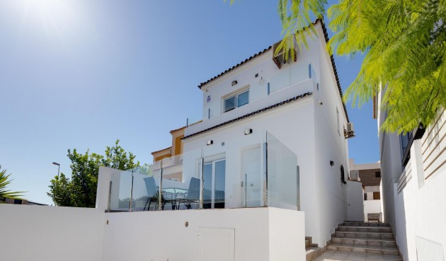 Villa - Resale - Torrevieja - aguas nuevas