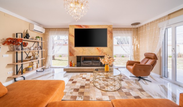 Villa - Resale - Torrevieja - BO-18424