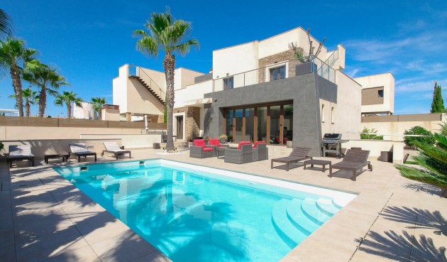 Villa - Resale - Torrevieja - BO-60877