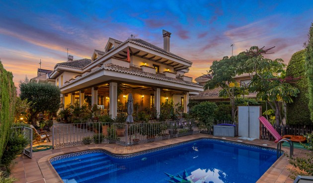 Villa - Resale - Torrevieja - BO-77405