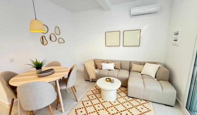 Villa - Resale - Torrevieja - El Chaparral