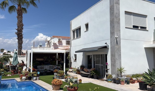 Villa - Resale - Torrevieja - La Siesta - El Salado - Torreta