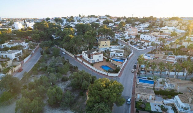 Villa - Resale - Torrevieja - Los Balcones - Los Altos del Edén