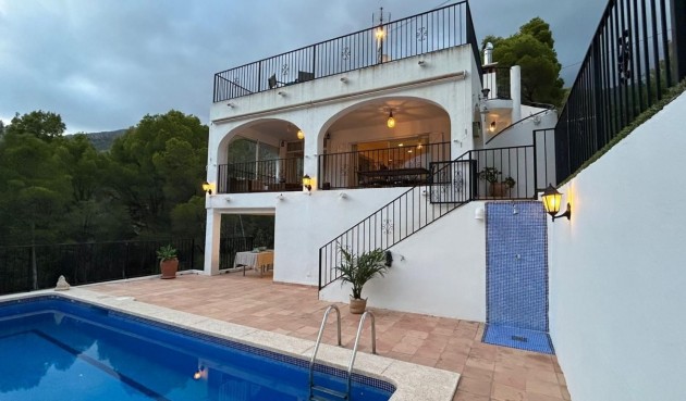 Villa - Reventa - Altea -
                Costa Blanca