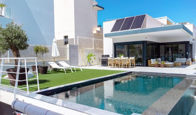 Villa - Reventa - San Miguel de Salinas - Bellavista