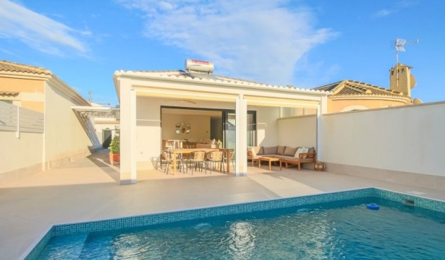 Villa - Reventa - Torrevieja - BO-47924