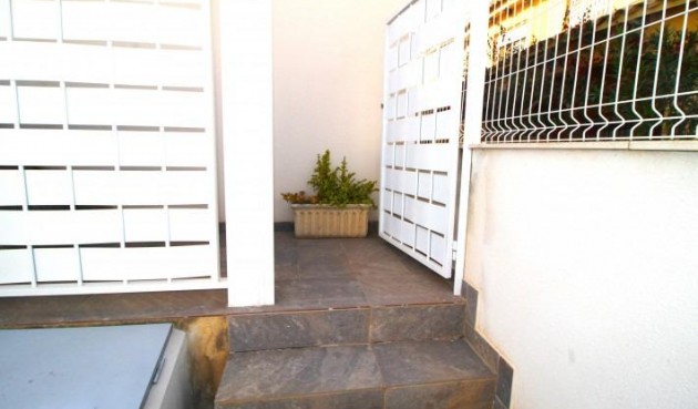 Resale - Bungalow -
Guardamar del Segura - El Edén - Los Estaños