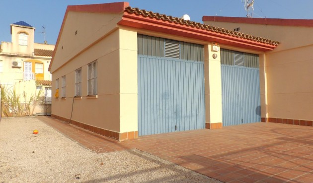 Resale - Villa -
Los Alcazares - Pueblo Patricia