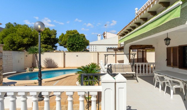 Återförsäljning - Villa -
Orihuela Costa - La Zenia