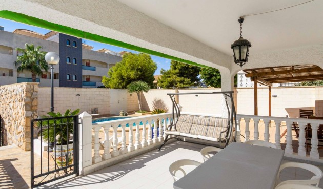 Resale - Villa -
Orihuela Costa - La Zenia