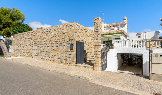 Återförsäljning - Villa -
Orihuela Costa - La Zenia