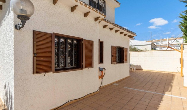 Resale - Villa -
Orihuela Costa - La Zenia