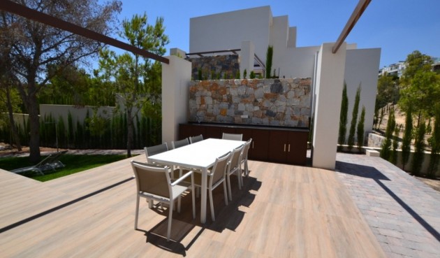 Reventa - Semi Detached -
Campoamor - Las Colinas Golf