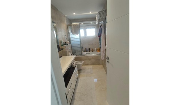 Resale - Villa -
Orihuela Costa - La Zenia