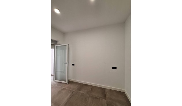 Återförsäljning - Apartment -
Murcia - Vistabella