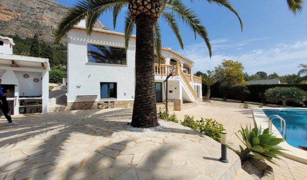 Återförsäljning - Villa -
Jávea - Costa Blanca