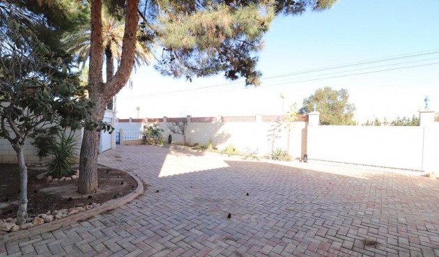 Återförsäljning - Villa -
Orihuela Costa - Costa Blanca