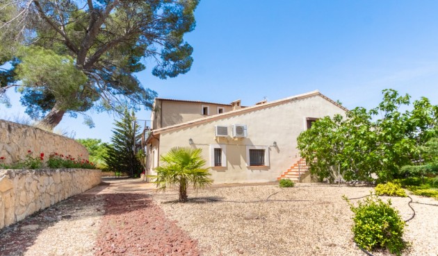 Resale - Villa -
Ibi - Costa Blanca