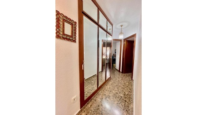 Reventa - Apartment -
Benidorm