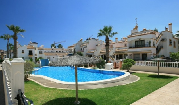 Brukt - Bungalow -
Orihuela Costa - Costa Blanca