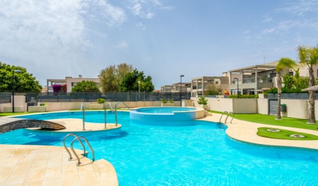 Resale - Bungalow -
Torrevieja - Costa Blanca