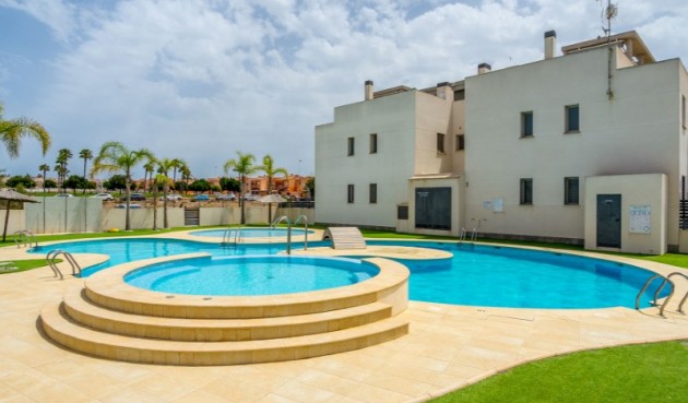 Resale - Bungalow -
Torrevieja - Costa Blanca