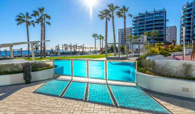 Resale - Apartment -
Punta Prima - Costa Blanca