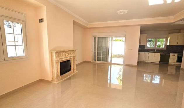 Resale - Villa -
Cabo Roig - La Caleta