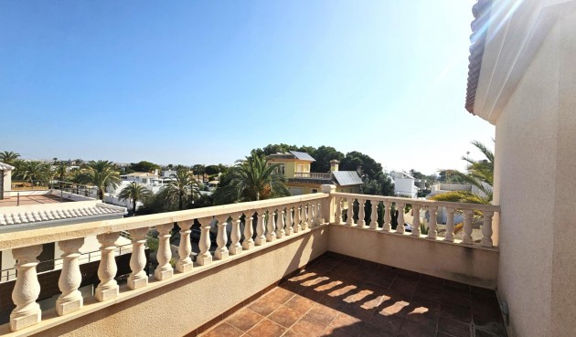 Resale - Villa -
Cabo Roig - La Caleta