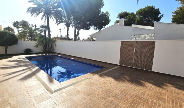 Reventa - Villa -
Cabo Roig - La Caleta