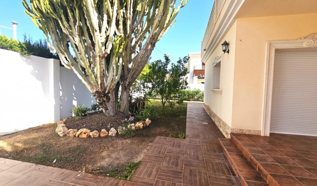 Resale - Villa -
Cabo Roig - La Caleta