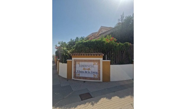 Återförsäljning - Town House -
La Zenia - Costa Blanca