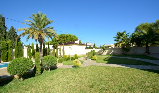 Brukt - Villa -
Orihuela Costa - Costa Blanca