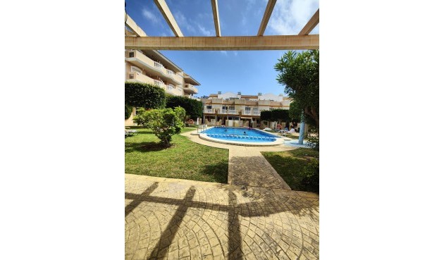 Återförsäljning - Apartment -
Orihuela Costa - Campoamor