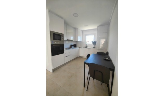 Resale - Bungalow -
Orihuela Costa - La Zenia