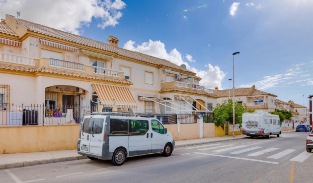 Återförsäljning - Bungalow -
Torrevieja - Aguas Nuevas 2