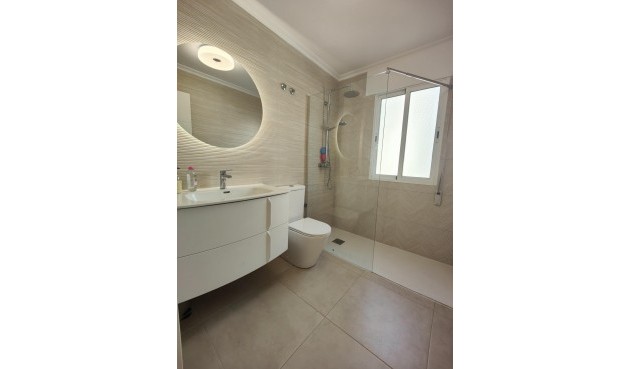 Brukt - Apartment -
Orihuela Costa - Campoamor