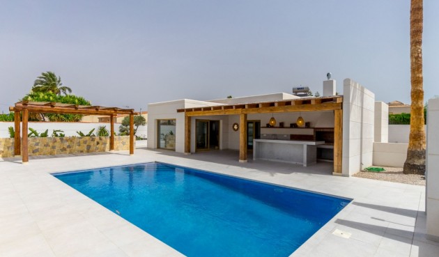 Återförsäljning - Villa -
Torrevieja - Costa Blanca