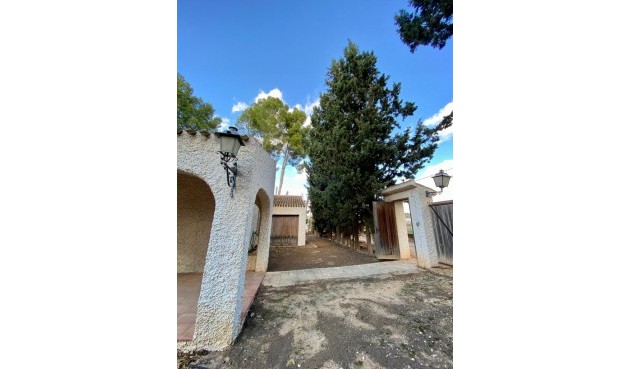 Resale - Villa -
Yecla - Inland