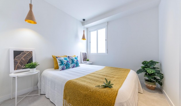 Reventa - Apartment -
Alicante - Ensanche - Diputación