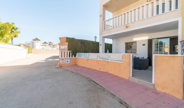 Brukt - Bungalow -
Orihuela Costa - Lomas de Cabo Roig