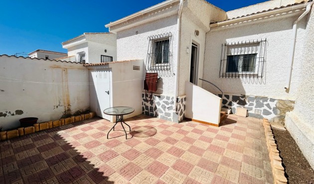 Återförsäljning - Villa -
Torrevieja - Costa Blanca